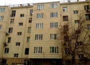 Satılır 1 otaqlı 32 m2 köhnə tikili Elmlər Akademiyası m.