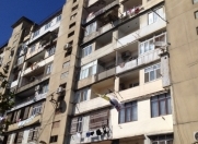 Satılır 4 otaqlı 100 m2 köhnə tikili İnşaatçılar m.