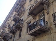 Satılır 2 otaqlı 80 m2 köhnə tikili İçəri Şəhər m.