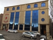 Satılır 10 otaqlı 1800 m2 obyekt İnşaatçılar m.