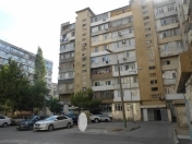 Satılır 2 otaqlı 50 m2 köhnə tikili Ayna Sultanova heykəli