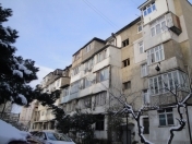 Satılır 1 otaqlı 35 m2 köhnə tikili İnşaatçılar m.