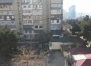 Satılır 4 otaqlı 120 m2 köhnə tikili Heydər Əliyev Mərkəzi