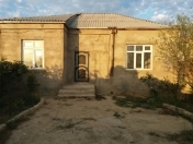 Satılır 2 otaqlı 70 m2 həyət evi Ramana