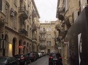 Satılır 1 otaqlı 30 m2 köhnə tikili Sahil m.