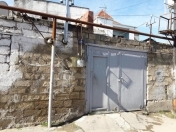 Satılır 3 otaqlı 100 m2 həyət evi İnşaatçılar m.