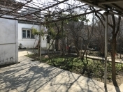 Satılır 4 otaqlı 100 m2 həyət evi Bakıxanov