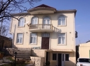 Satılır 6 otaqlı 480 m2 həyət evi İnşaatçılar m.