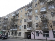 Satılır 3 otaqlı 65 m2 köhnə tikili Qələbə dairəsi