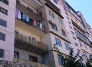 İcarəyə verilir 4 otaqlı 120 m2 köhnə tikili Qara Qarayev m.