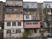 Satılır 4 otaqlı 135 m2 köhnə tikili Rəssamlıq Akademiyası