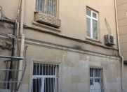 Satılır 4 otaqlı 104 m2 köhnə tikili Səməd Vurğun parkı