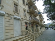Satılır 1 otaqlı 40 m2 köhnə tikili Elmlər Akademiyası m.