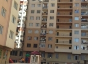 Satılır 2 otaqlı 78 m2 yeni tikili İnşaatçılar m.