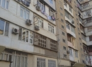 Satılır 3 otaqlı 80 m2 köhnə tikili 4 mkr