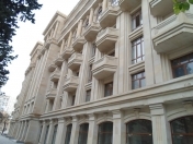 Satılır 4 otaqlı 284 m2 obyekt Nəriman Nərimanov m.