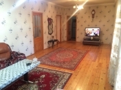 Satılır 3 otaqlı 130 m2 köhnə tikili Binə ticarət mərkəzi