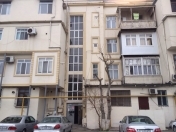 Satılır 2 otaqlı 50 m2 köhnə tikili Rəsulzadə