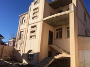 Satılır 7 otaqlı 510 m2 həyət evi Badamdar