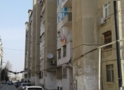 Satılır 2 otaqlı 58 m2 köhnə tikili Ayna Sultanova heykəli
