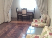 İcarəyə verilir 2 otaqlı 56 m2 köhnə tikili Ayna Sultanova heykəli