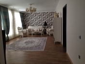 Satılır 4 otaqlı 200 m2 həyət evi İnşaatçılar m.