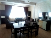 İcarəyə verilir 3 otaqlı 160 m2 yeni tikili Bakı Dövlət Universiteti