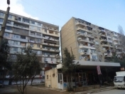 Satılır 4 otaqlı 100 m2 köhnə tikili İnşaatçılar m.