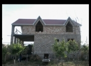 Satılır 4 otaqlı 350 m2 həyət evi Savalan