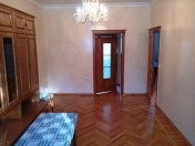 İcarəyə verilir 3 otaqlı 75 m2 köhnə tikili 5 mkr