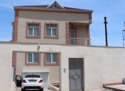 İcarəyə verilir 5 otaqlı 300 m2 həyət evi Badamdar