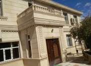 Satılır 7 otaqlı 210 m2 həyət evi Saray