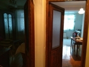 Satılır 4 otaqlı 100 m2 köhnə tikili İnşaatçılar m.
