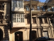 İcarəyə verilir 4 otaqlı 150 m2 köhnə tikili Sahil m.