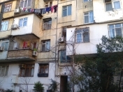 Satılır 1 otaqlı 50 m2 köhnə tikili Memar Əcəmi m.