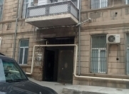 Satılır 2 otaqlı 70 m2 köhnə tikili Beşmərtəbə
