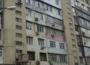 Satılır 3 otaqlı 80 m2 köhnə tikili Moskva univermağı