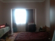 Satılır 2 otaqlı 65 m2 köhnə tikili 8 mkr