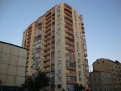 Satılır 3 otaqlı 140 m2 yeni tikili Memar Əcəmi m.