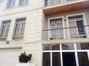 Satılır 6 otaqlı 180 m2 həyət evi Dalğa Plaza