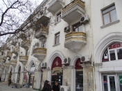 Satılır 3 otaqlı 75 m2 köhnə tikili Axundov bağı