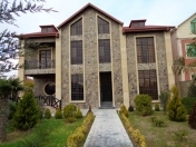 Satılır 9 otaqlı 550 m2 həyət evi Buzovna