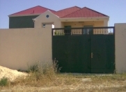Satılır 3 otaqlı 250 m2 həyət evi Saray