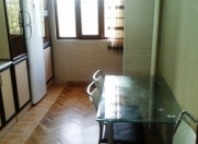 Satılır 3 otaqlı 80 m2 köhnə tikili Nəriman Nərimanov parkı