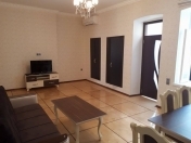 İcarəyə verilir 3 otaqlı 80 m2 yeni tikili Fəvvarələr meydanı