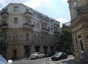 İcarəyə verilir 4 otaqlı 90 m2 köhnə tikili Sahil m.