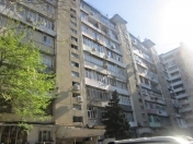 Satılır 3 otaqlı 65 m2 köhnə tikili Ayna Sultanova heykəli