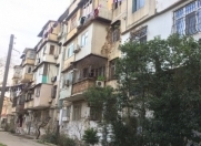 Satılır 2 otaqlı 48 m2 köhnə tikili Moskva univermağı