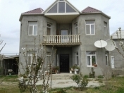 Satılır 6 otaqlı 240 m2 həyət evi Buzovna