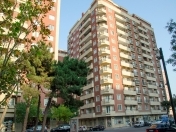 Satılır 4 otaqlı 160 m2 yeni tikili Bakı Dövlət Universiteti